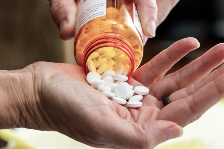 How To Pass A Drug Test For Opiates In 24 Hours The Complete Guide CCWRC How to pass a drug test for opiates in 24 hours the complete guide ccwrc